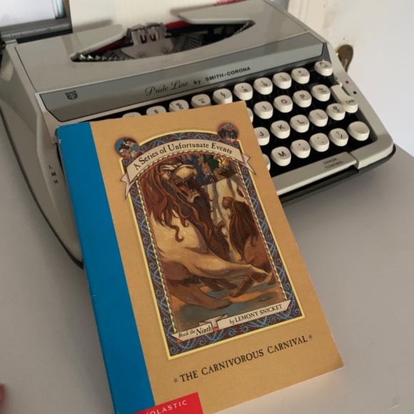 The Series of Unfortunate Events books - Picture 2 of 4